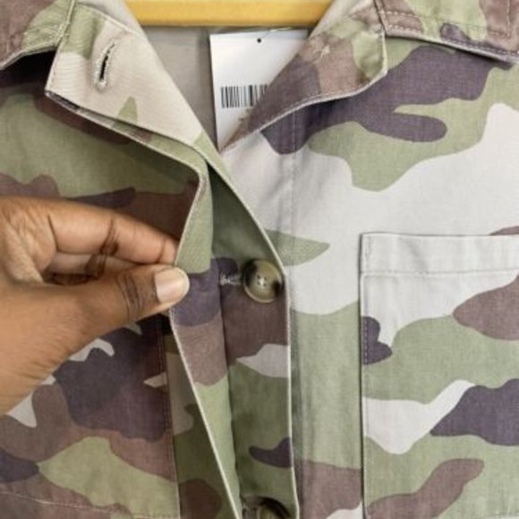 NWT Forever 21 Oversized Cotton Camouflage Shirt Jacket, Size Med and Large - Picture 2 of 6